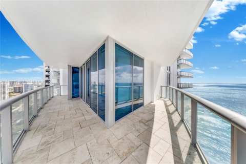 Condo in Sunny Isles Beach, Florida, 4 bedrooms  № 1700552 - photo 23