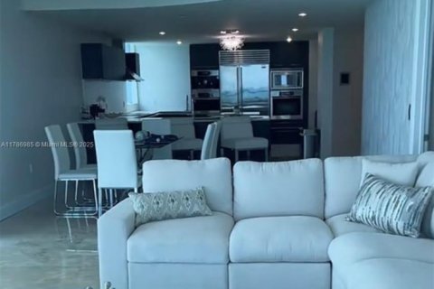 Condo in Sunny Isles Beach, Florida, 4 bedrooms  № 1700552 - photo 5