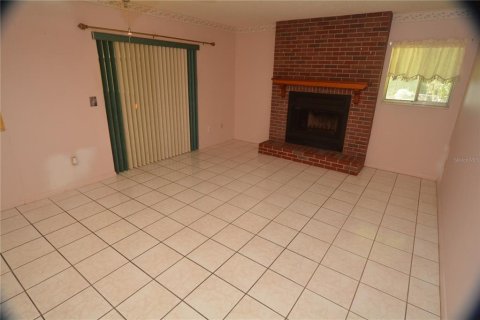 House in Deltona, Florida 3 bedrooms, 159.14 sq.m. № 1795362 - photo 14