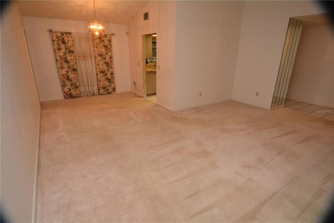 House in Deltona, Florida 3 bedrooms, 159.14 sq.m. № 1795362 - photo 11