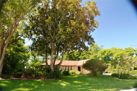 House in Deltona, Florida 3 bedrooms, 159.14 sq.m. № 1795362 - photo 1