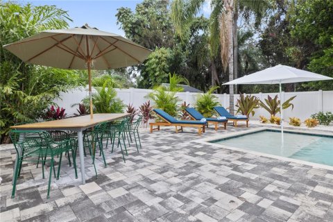 Casa en venta en Tampa, Florida, 6 dormitorios, 221.11 m2 № 1798083 - foto 30