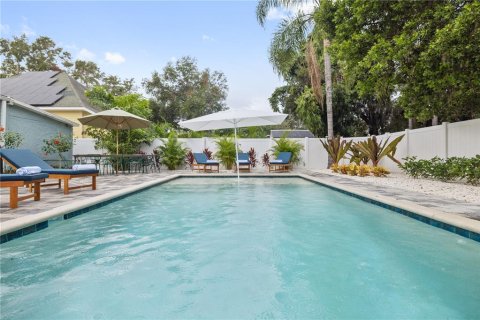 Casa en venta en Tampa, Florida, 6 dormitorios, 221.11 m2 № 1798083 - foto 29