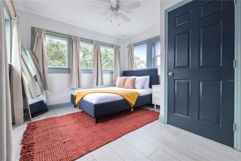 Casa en venta en Tampa, Florida, 6 dormitorios, 221.11 m2 № 1798083 - foto 26