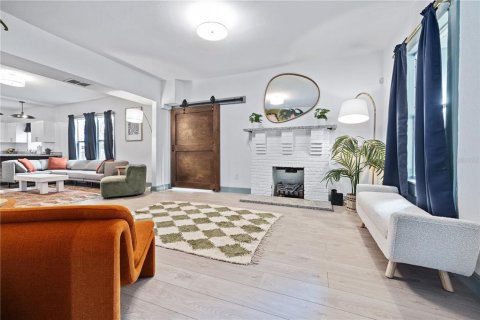 Casa en venta en Tampa, Florida, 6 dormitorios, 221.11 m2 № 1798083 - foto 17
