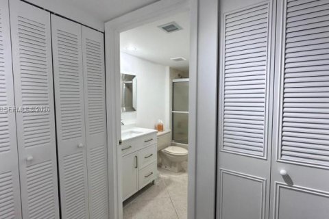 Appartement à louer à Davie, Floride: 2 chambres, 128.67 m2 № 2047384 - photo 15
