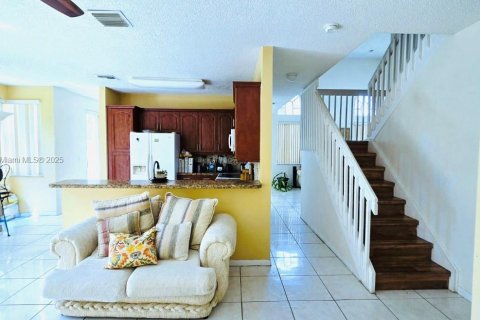House in Pembroke Pines, Florida 4 bedrooms, 190.73 sq.m. № 1836176 - photo 24