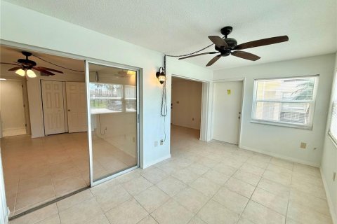 Copropriété à louer à New Port Richey, Floride: 1 chambre, 67.63 m2 № 2167411 - photo 10