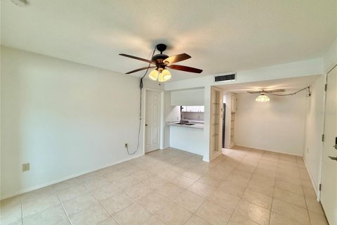 Copropriété à louer à New Port Richey, Floride: 1 chambre, 67.63 m2 № 2167411 - photo 4