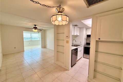 Copropriété à louer à New Port Richey, Floride: 1 chambre, 67.63 m2 № 2167411 - photo 5