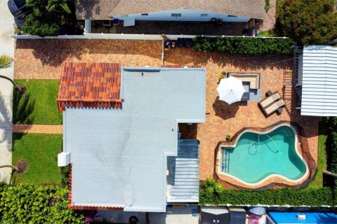 House in Lake Worth, Florida 5 bedrooms, 193.52 sq.m. № 1778844 - photo 7