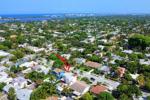 House in Lake Worth, Florida 5 bedrooms, 193.52 sq.m. № 1778844 - photo 6