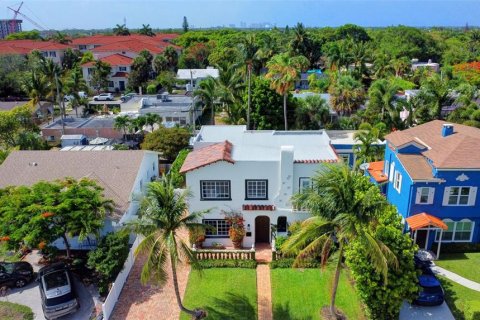 House in Lake Worth, Florida 5 bedrooms, 193.52 sq.m. № 1778844 - photo 4