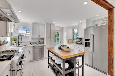 House in Lake Worth, Florida 5 bedrooms, 193.52 sq.m. № 1778844 - photo 25