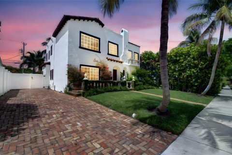 House in Lake Worth, Florida 5 bedrooms, 193.52 sq.m. № 1778844 - photo 3