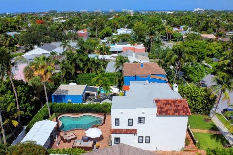 House in Lake Worth, Florida 5 bedrooms, 193.52 sq.m. № 1778844 - photo 8