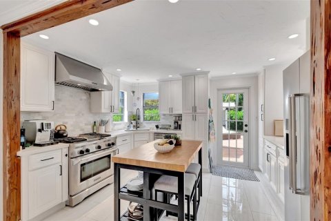 House in Lake Worth, Florida 5 bedrooms, 193.52 sq.m. № 1778844 - photo 26