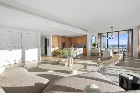 Condominio en alquiler en Miami Beach, Florida, 4 dormitorios, 328.41 m2 № 2054225 - foto 3