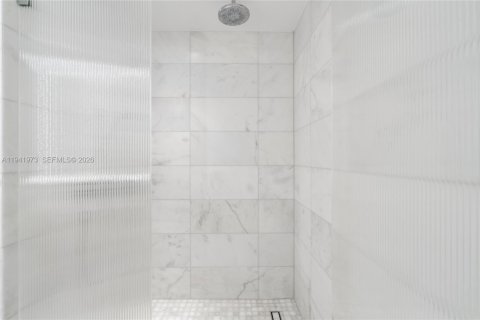 Condominio en alquiler en Miami Beach, Florida, 4 dormitorios, 328.41 m2 № 2054225 - foto 18