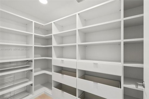 Condominio en alquiler en Miami Beach, Florida, 4 dormitorios, 328.41 m2 № 2054225 - foto 29