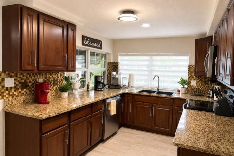 Casa en alquiler en Hudson, Florida, 4 dormitorios, 190.17 m2 № 2231614 - foto 14