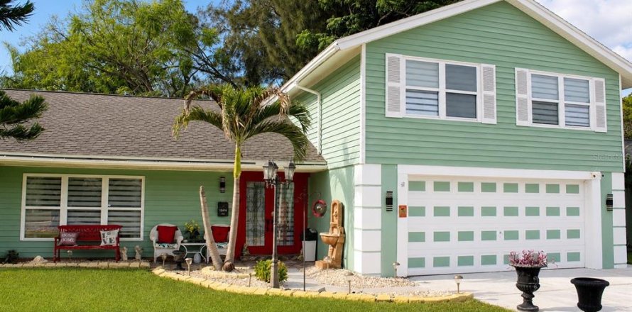 Casa en Hudson, Florida 4 dormitorios, 190.17 m2 № 2231614