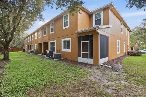 Touwnhouse à vendre à Oviedo, Floride: 3 chambres, 171.5 m2 № 2378215 - photo 4