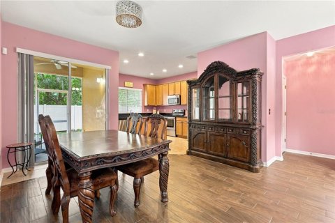 Touwnhouse à vendre à Oviedo, Floride: 3 chambres, 171.5 m2 № 2378215 - photo 12