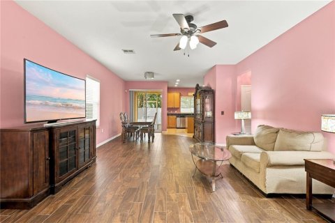 Touwnhouse à vendre à Oviedo, Floride: 3 chambres, 171.5 m2 № 2378215 - photo 8