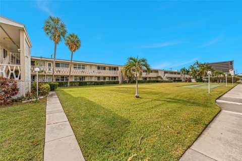 Купить кондоминиум в Халландейл-Бич, Флорида 1 спальня, 56.11м2, № 1982043 - фото 3