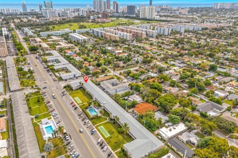 Купить кондоминиум в Халландейл-Бич, Флорида 1 спальня, 56.11м2, № 1982043 - фото 19