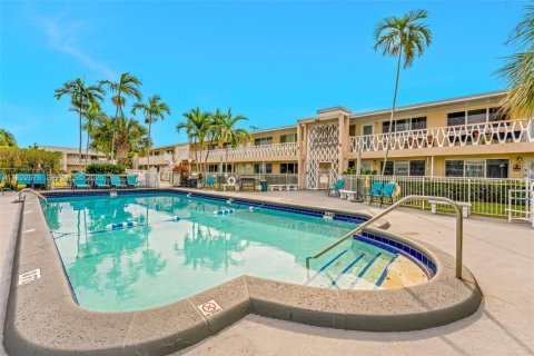 Купить кондоминиум в Халландейл-Бич, Флорида 1 спальня, 56.11м2, № 1982043 - фото 16