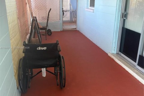 Villa ou maison à vendre à Lehigh Acres, Floride: 2 chambres № 2005901 - photo 5