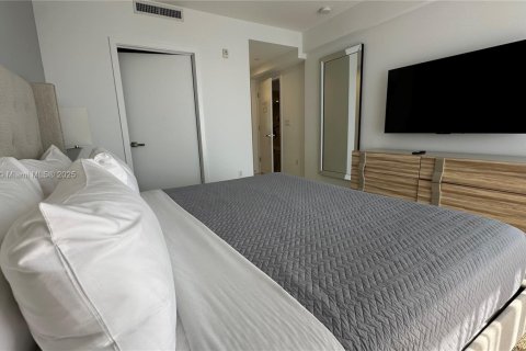 Condo in Bay Harbor Islands, Florida, 2 bedrooms  № 2053822 - photo 19