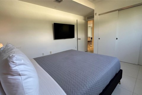 Condo in Bay Harbor Islands, Florida, 2 bedrooms  № 2053822 - photo 23