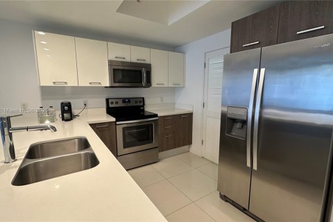 Condo in Bay Harbor Islands, Florida, 2 bedrooms  № 2053822 - photo 4
