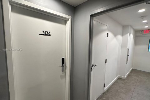 Condo in Bay Harbor Islands, Florida, 2 bedrooms  № 2053822 - photo 2