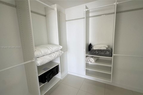 Condo in Bay Harbor Islands, Florida, 2 bedrooms  № 2053822 - photo 21