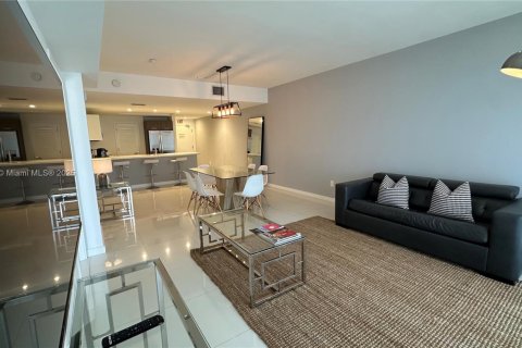 Condo in Bay Harbor Islands, Florida, 2 bedrooms  № 2053822 - photo 13