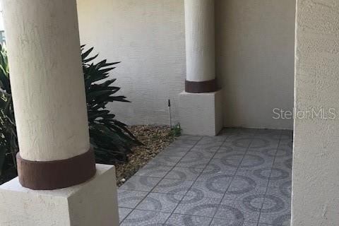 House in Palm Coast, Florida 3 bedrooms, 232.72 sq.m. № 1883566 - photo 17