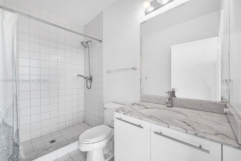 Copropriété à louer à Miami, Floride: 2 chambres, 116.59 m2 № 1896658 - photo 12