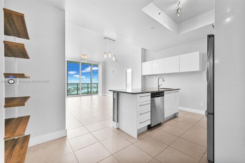 Copropriété à louer à Miami, Floride: 2 chambres, 116.59 m2 № 1896658 - photo 3