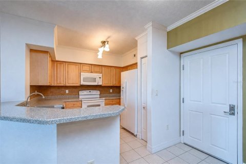 Condo in New Port Richey, Florida, 3 bedrooms  № 2324431 - photo 15