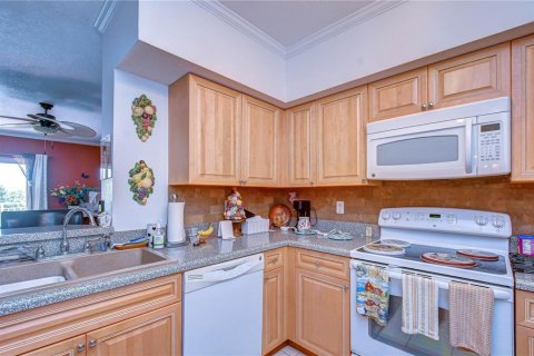 Condo in New Port Richey, Florida, 3 bedrooms  № 2324431 - photo 19