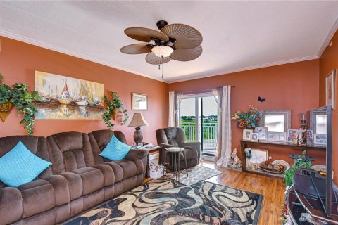 Condo in New Port Richey, Florida, 3 bedrooms  № 2324431 - photo 11