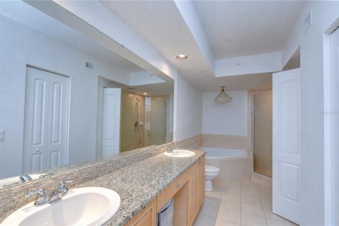 Condo in New Port Richey, Florida, 3 bedrooms  № 2324431 - photo 24