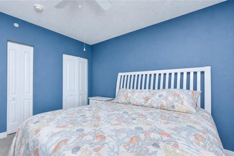 Condo in New Port Richey, Florida, 3 bedrooms  № 2324431 - photo 25