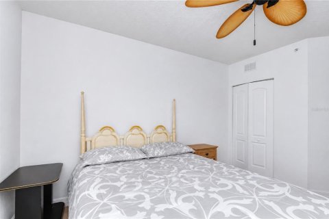 Condo in New Port Richey, Florida, 3 bedrooms  № 2324431 - photo 28
