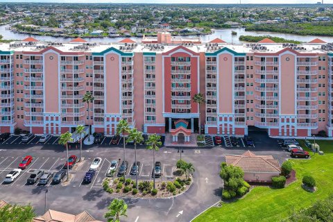 Condo in New Port Richey, Florida, 3 bedrooms  № 2324431