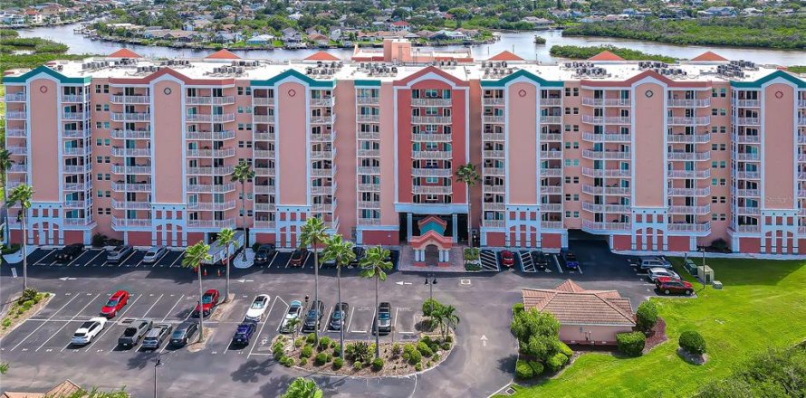 Condo in New Port Richey, Florida, 3 bedrooms  № 2324431